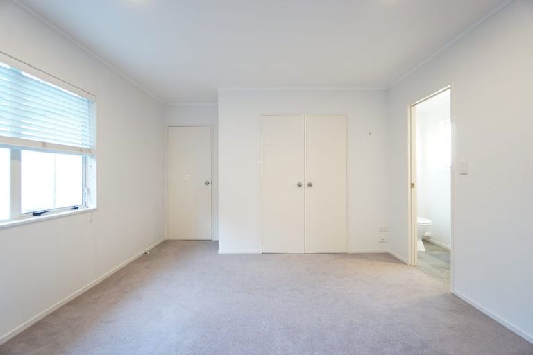 Photo of property in 2/46 La Trobe Street, Pakuranga Heights, Auckland, 2010