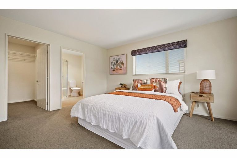 Photo of property in 52 Tahuna Street, Pegasus, 7612