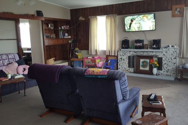 Photo of property in 35 Grey Street, Normanby, Hawera, 4614