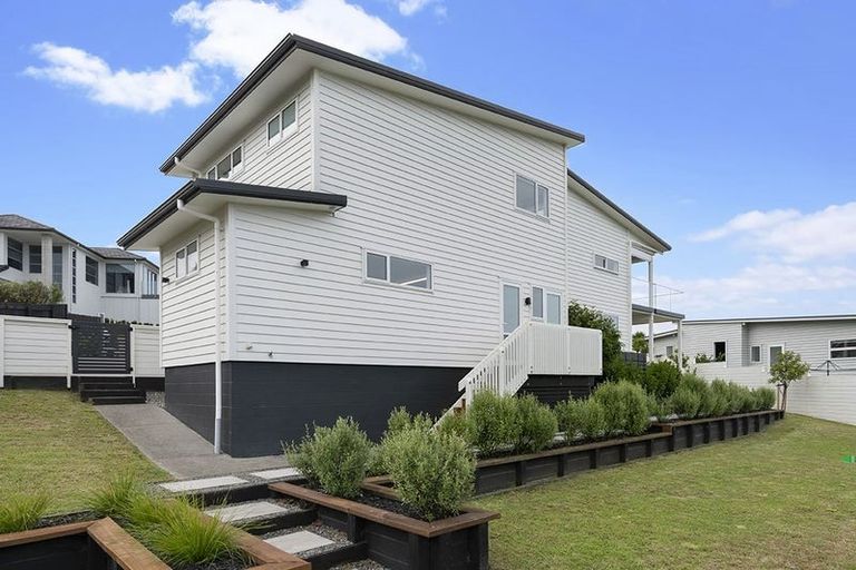 Photo of property in 36 Manhattan Rise, Orewa, 0931