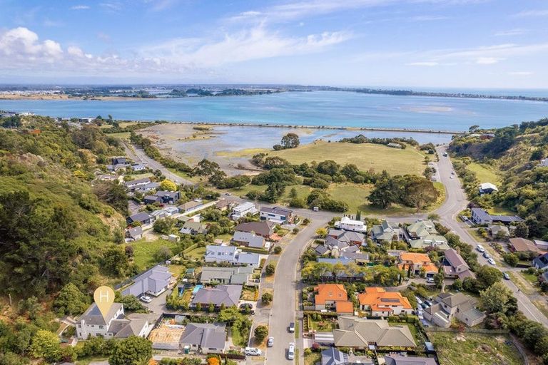 Photo of property in 16 Basil Place, Mount Pleasant, Christchurch, 8081