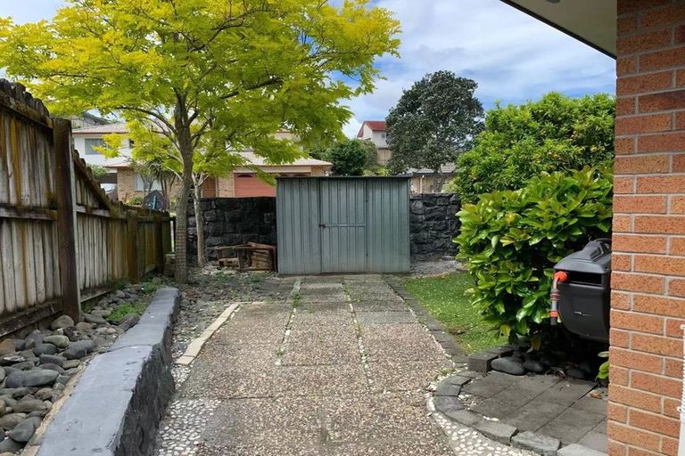 Photo of property in 1 San Carlo Court, Henderson, Auckland, 0612
