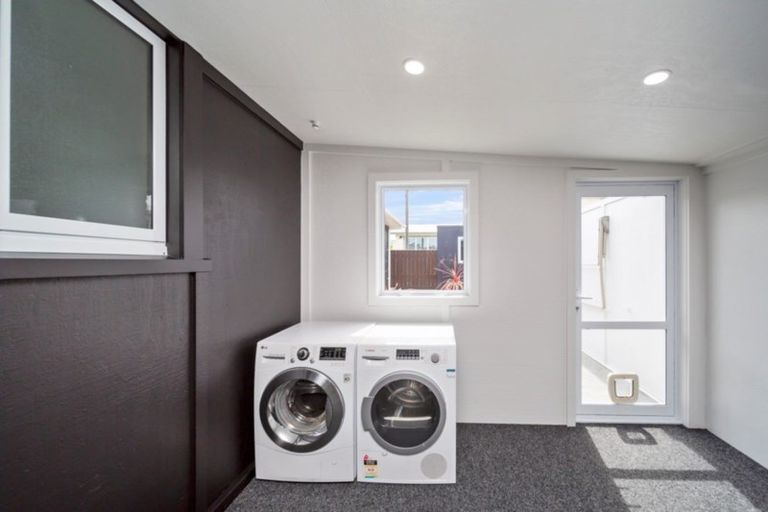 Photo of property in 32 Wallath Road, Westown, New Plymouth, 4310