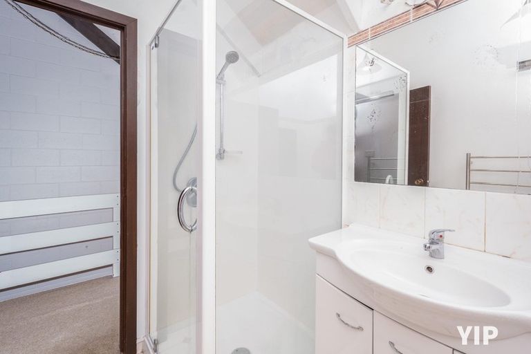 Photo of property in 1 Kim Street, Khandallah, Wellington, 6035