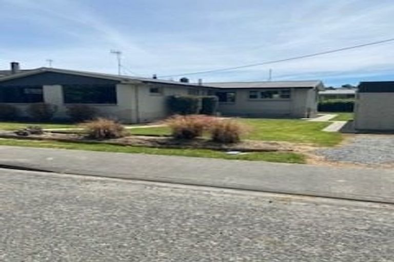 Photo of property in 55 Coutts Road, Gore, 9710