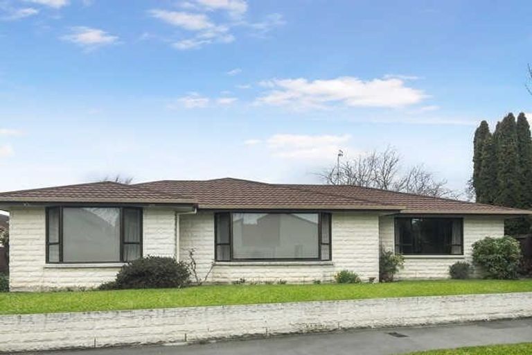 Photo of property in 20a Glenburn Place, Avonhead, Christchurch, 8042