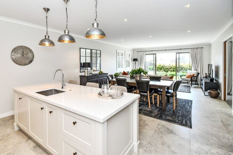 Photo of property in 6 Francesco Drive, Karaka, Papakura, 2113