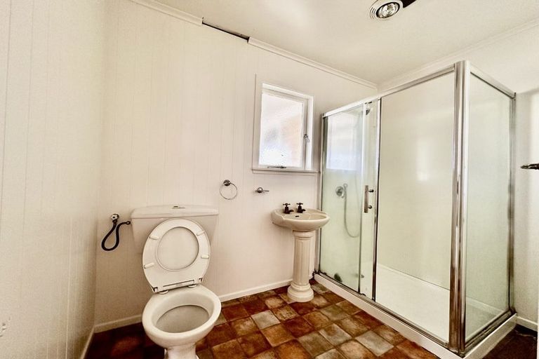 Photo of property in 5 Nield Road, Manurewa, Auckland, 2102