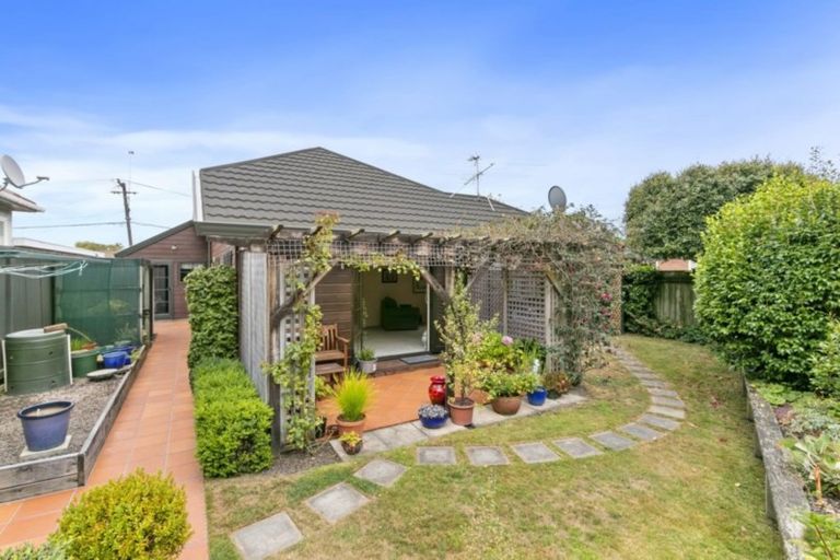 Photo of property in 2/5 Birch Street, Hutt Central, Lower Hutt, 5010