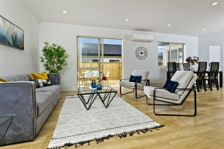 Photo of property in 58 Schoolside Road, Kumeu, 0810