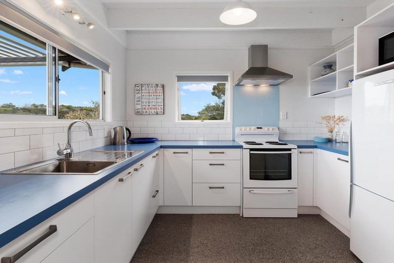 Photo of property in 5 Clinton Road, Tawharanui Peninsula, Warkworth, 0986