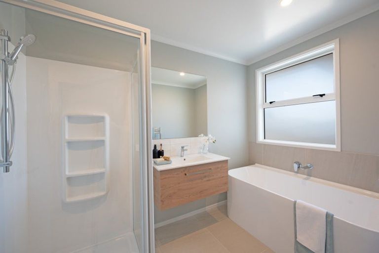 Photo of property in 16 Kohekohe Drive, Owhata, Rotorua, 3010