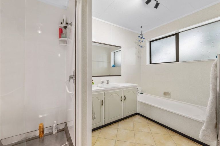 Photo of property in 8 La Salle Drive, Westown, New Plymouth, 4310