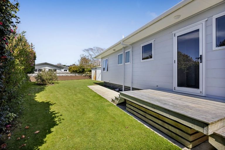 Photo of property in 6 Camellia Avenue, Bell Block, New Plymouth, 4312