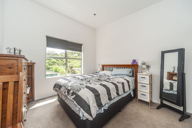 Photo of property in 74 Saddleback Grove, Karori, Wellington, 6012