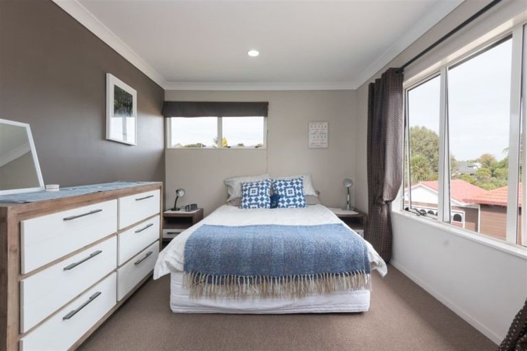 Photo of property in 67 Gosford Drive, Botany Downs, Auckland, 2010