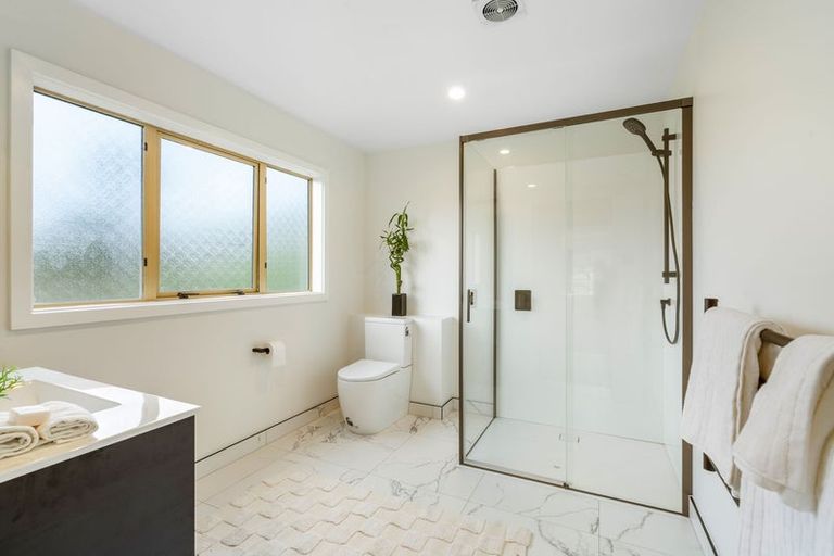 Photo of property in 99 Kaikorai Valley Road, Glenross, Dunedin, 9011