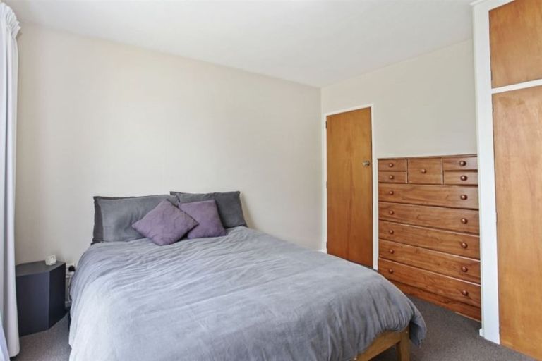 Photo of property in 2/59 Winters Road, Redwood, Christchurch, 8051