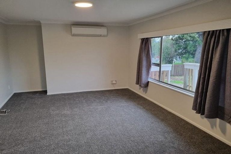 Photo of property in 43 Edmonton Road, Henderson, Auckland, 0612