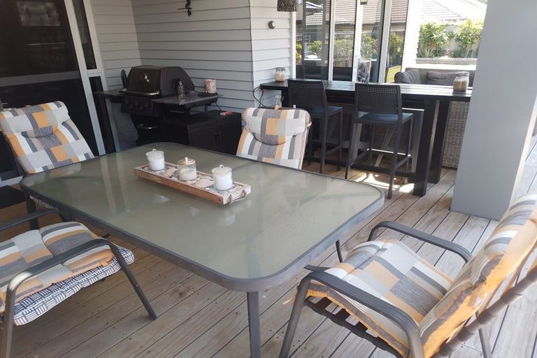 Photo of property in 21 Makura Drive, Papamoa Beach, Papamoa, 3118