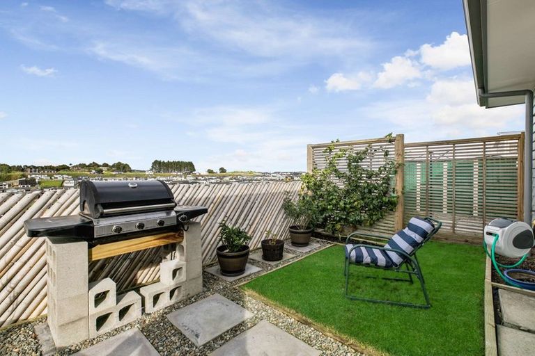 Photo of property in 24 Manuel Road, Silverdale, 0932