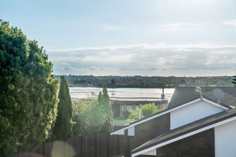 Photo of property in 9 Essington Place, Half Moon Bay, Auckland, 2012