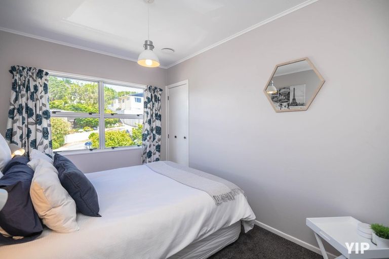 Photo of property in 43 Carluke Street, Paparangi, Wellington, 6037