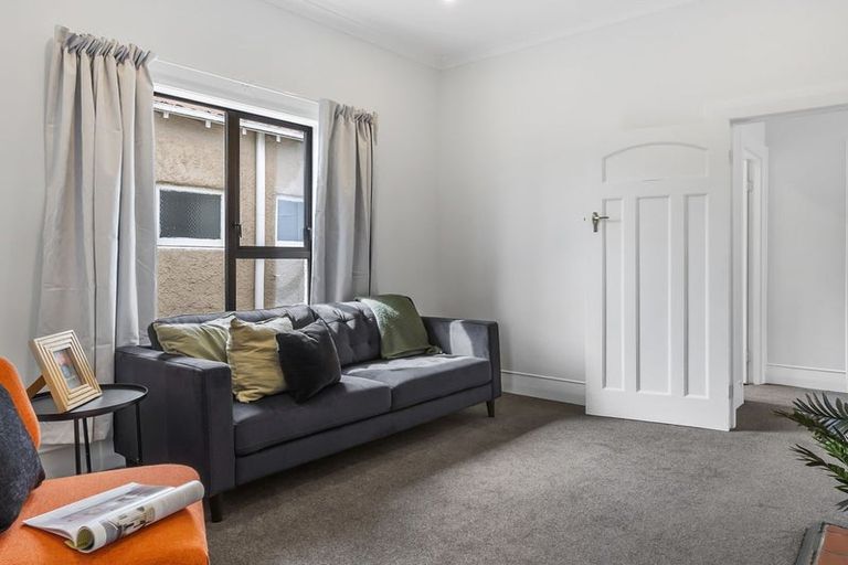 Photo of property in 280 Oxford Street, South Dunedin, Dunedin, 9012