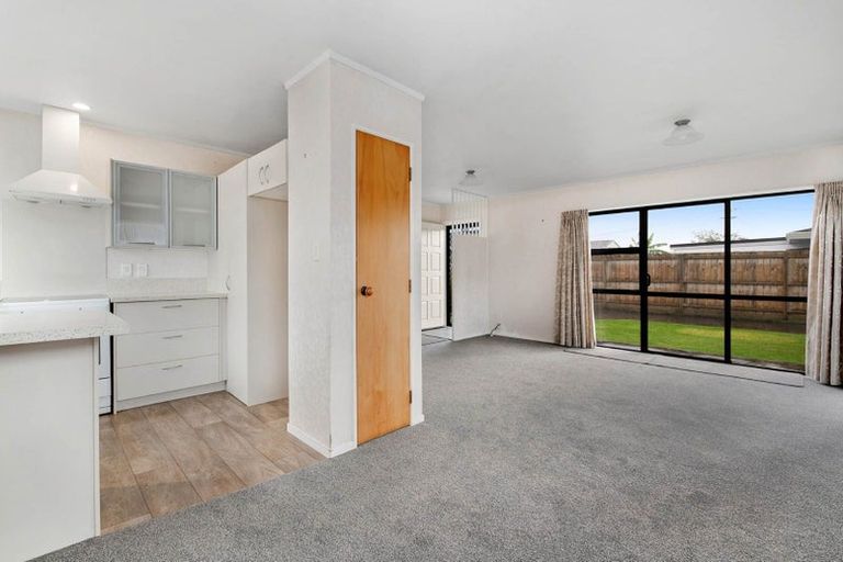 Photo of property in 4b Alice Avenue, Orewa, 0931