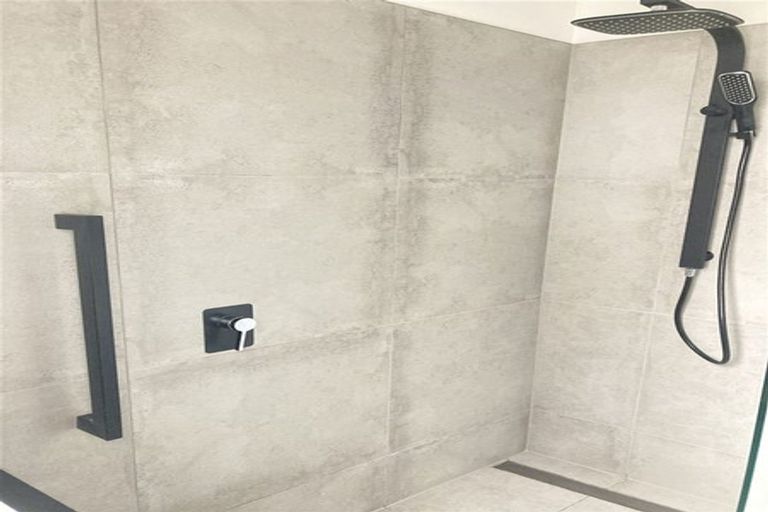 Photo of property in 146 Waikawa Road, Picton, 7220