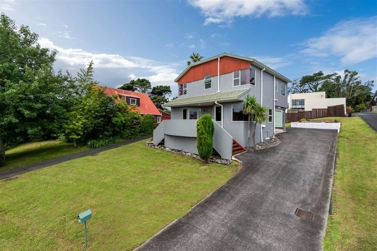 Photo of property in 13 Redfern Lane, Glenfield, Auckland, 0629