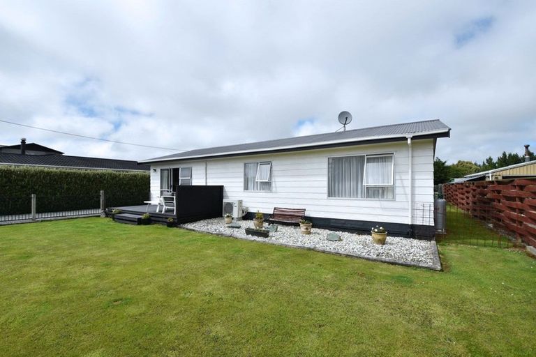 Photo of property in 74 Dalwharn Street, Wallacetown, 9816