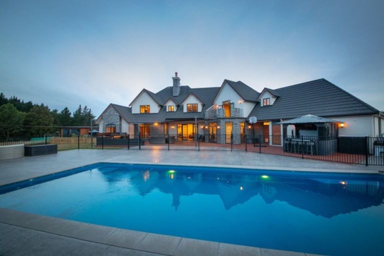 Photo of property in 51 Tutakarae Road, Kelvin Grove, Palmerston North, 4470