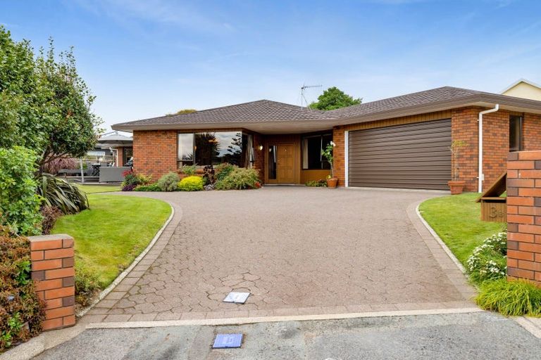 Photo of property in 3b Larsen Place, Merrilands, New Plymouth, 4312