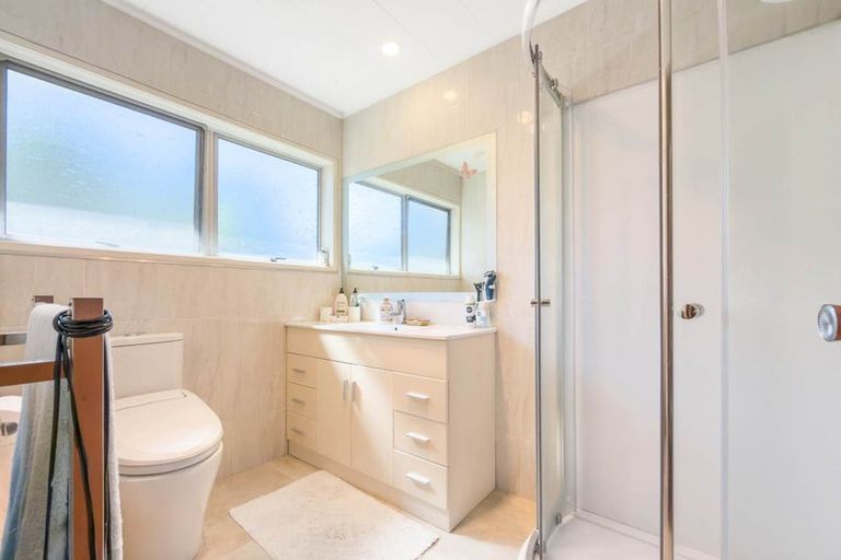 Photo of property in 62 Widmore Drive, Massey, Auckland, 0614