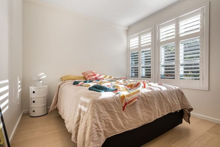 Photo of property in 2/13 Waitemata Road, Hauraki, Auckland, 0622