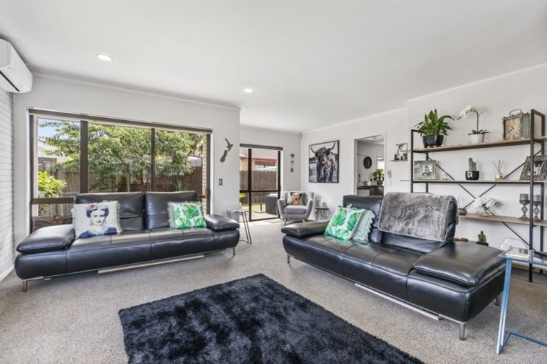 Photo of property in 1/7 Mirabell Place, Golflands, Auckland, 2013