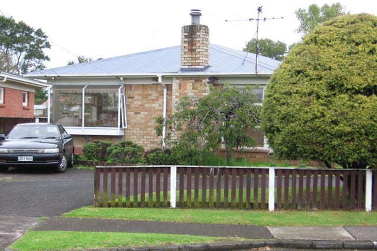 Photo of property in 52 Tiraumea Drive, Pakuranga, Auckland, 2010