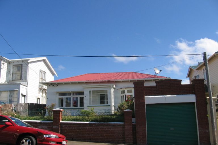Photo of property in 8 Levy Street, Mount Victoria, Wellington, 6011