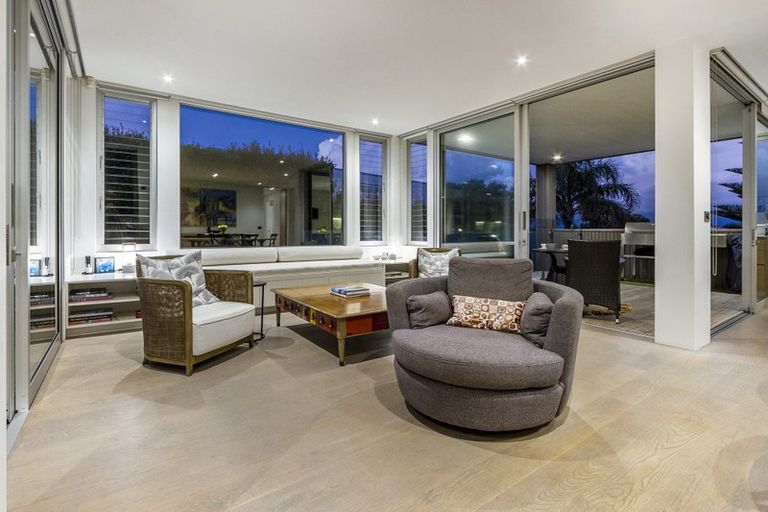 Photo of property in 21 Ocean View Road, Milford, Auckland, 0620