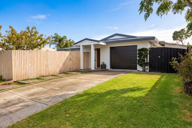 Photo of property in 22 Romana Crescent, Papamoa Beach, Papamoa, 3118