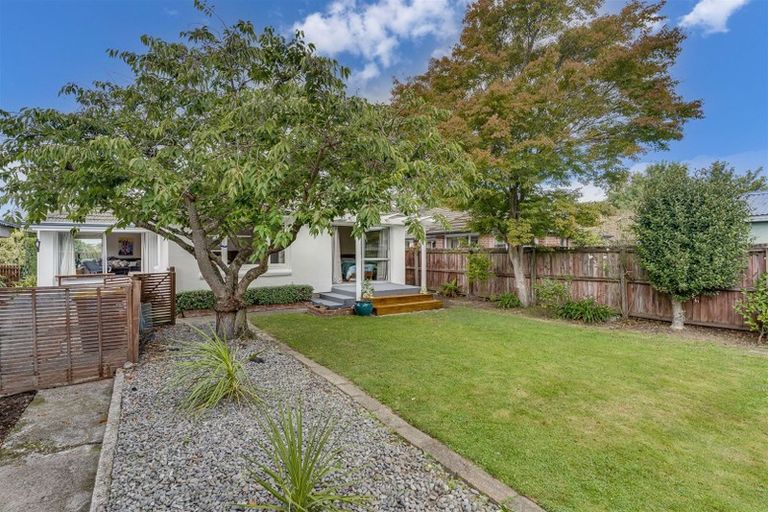 Photo of property in 33 Manor Place, Bryndwr, Christchurch, 8053