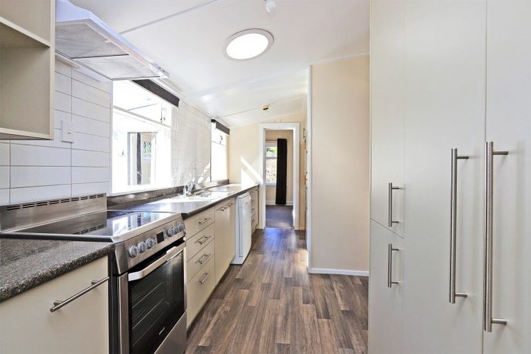 Photo of property in 10 Coote Road, Bluff Hill, Napier, 4110