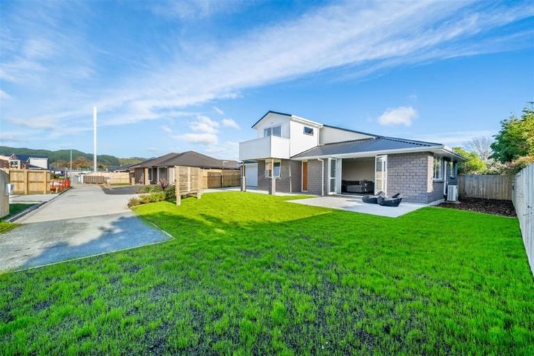 Photo of property in 16 Poulson Grove, Trentham, Upper Hutt, 5018