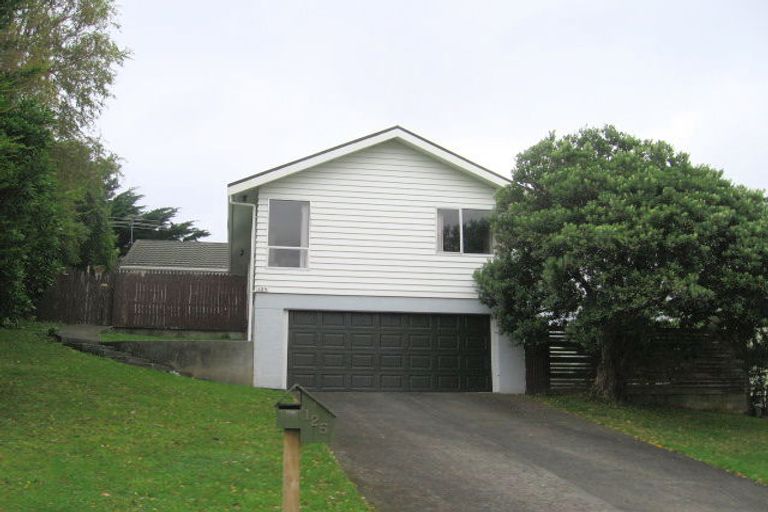 Photo of property in 125 Taylor Terrace, Tawa, Wellington, 5028
