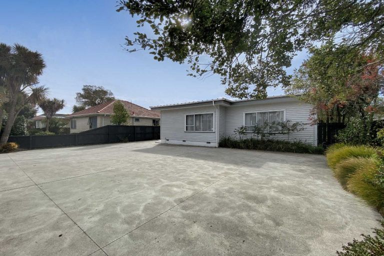 Photo of property in 14 Buchanans Road, Sockburn, Christchurch, 8042