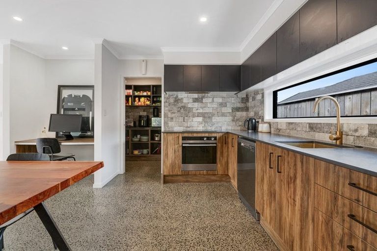 Photo of property in 6 Urumaraki Avenue, Helensville, 0800