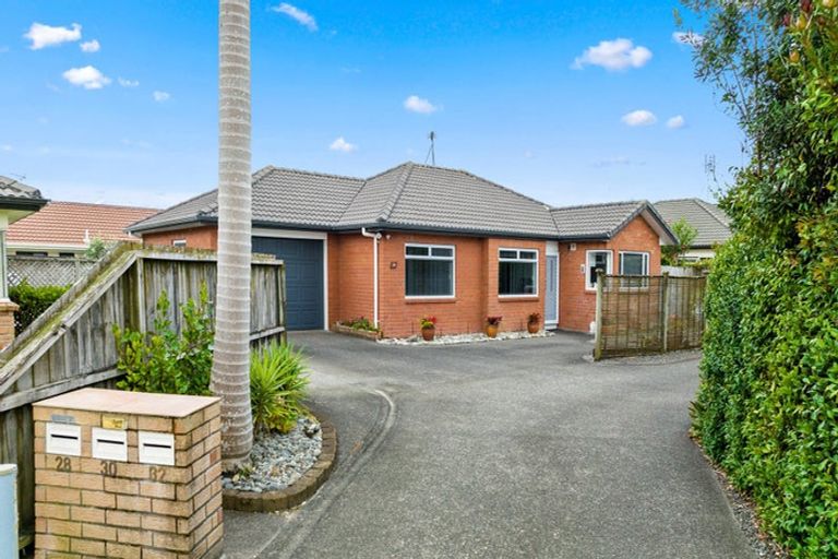 Photo of property in 28 Dan Tori Place, Orewa, 0931