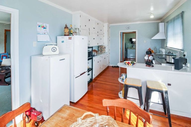 Photo of property in 34 Milne Street, Hunterville, 4730