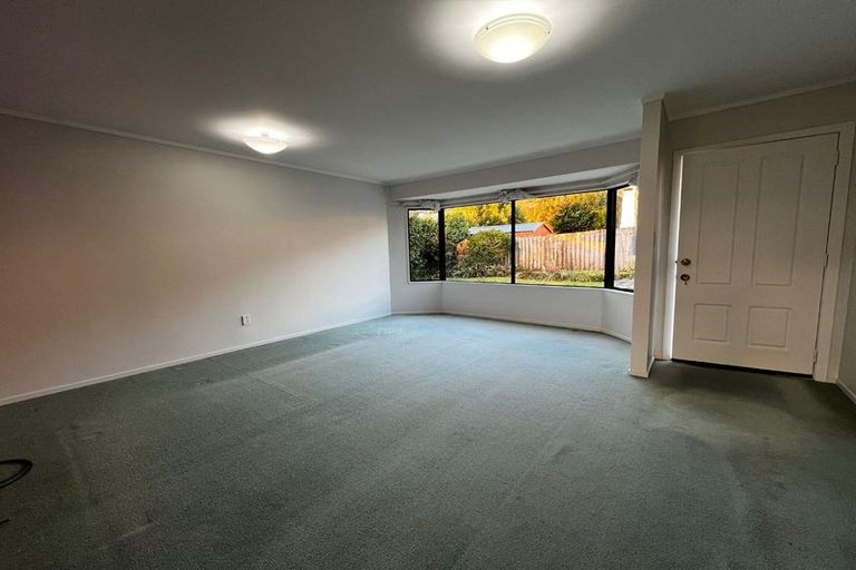 Photo of property in 3/4144 Great North Road, Glendene, Auckland, 0602